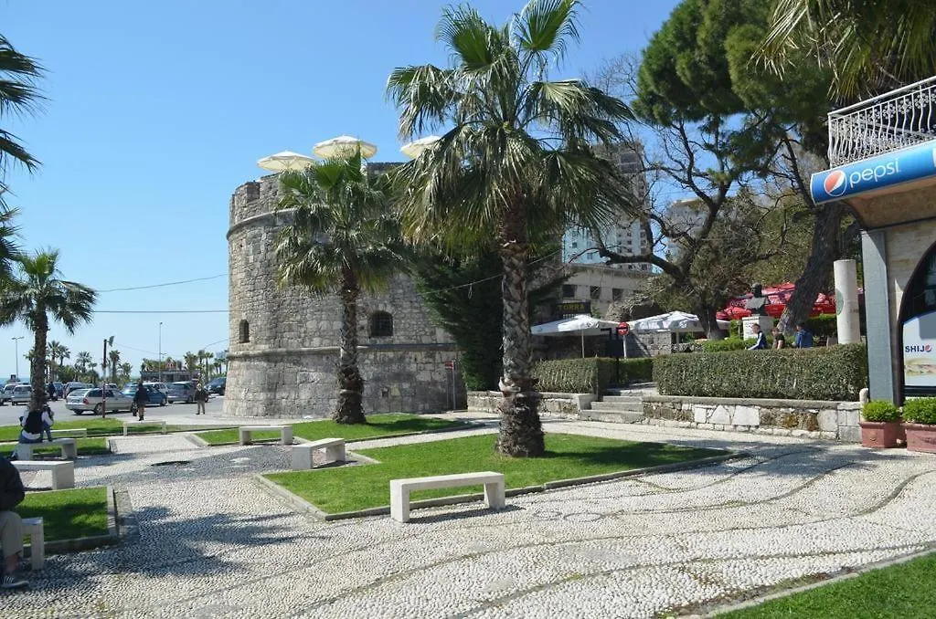 4 Seasons Apartment Durres 0*,  Albania