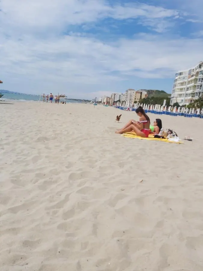 4 Seasons Apartment Durres